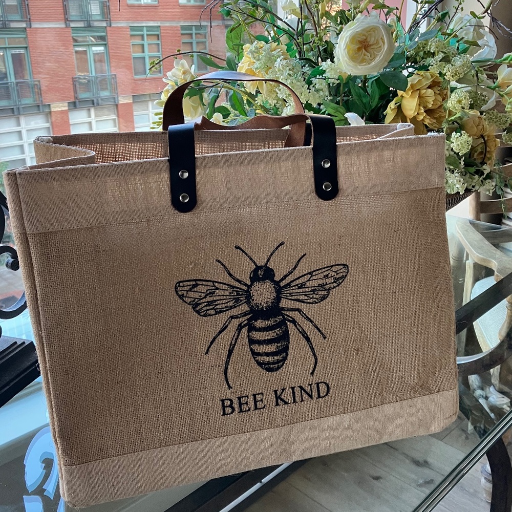Tote Bag - Natural Jute Color with Black Handles 'Bee Kind'
